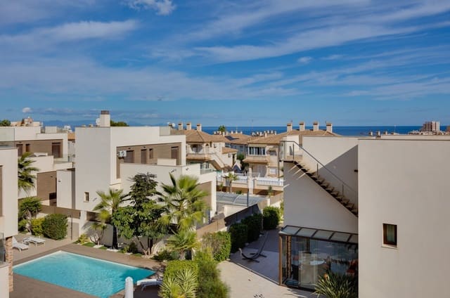 4 soveværelse Villa til salg i Aguas Nuevas, Torrevieja med swimmingpool garage - € 780.000 (Ref: 10144539)