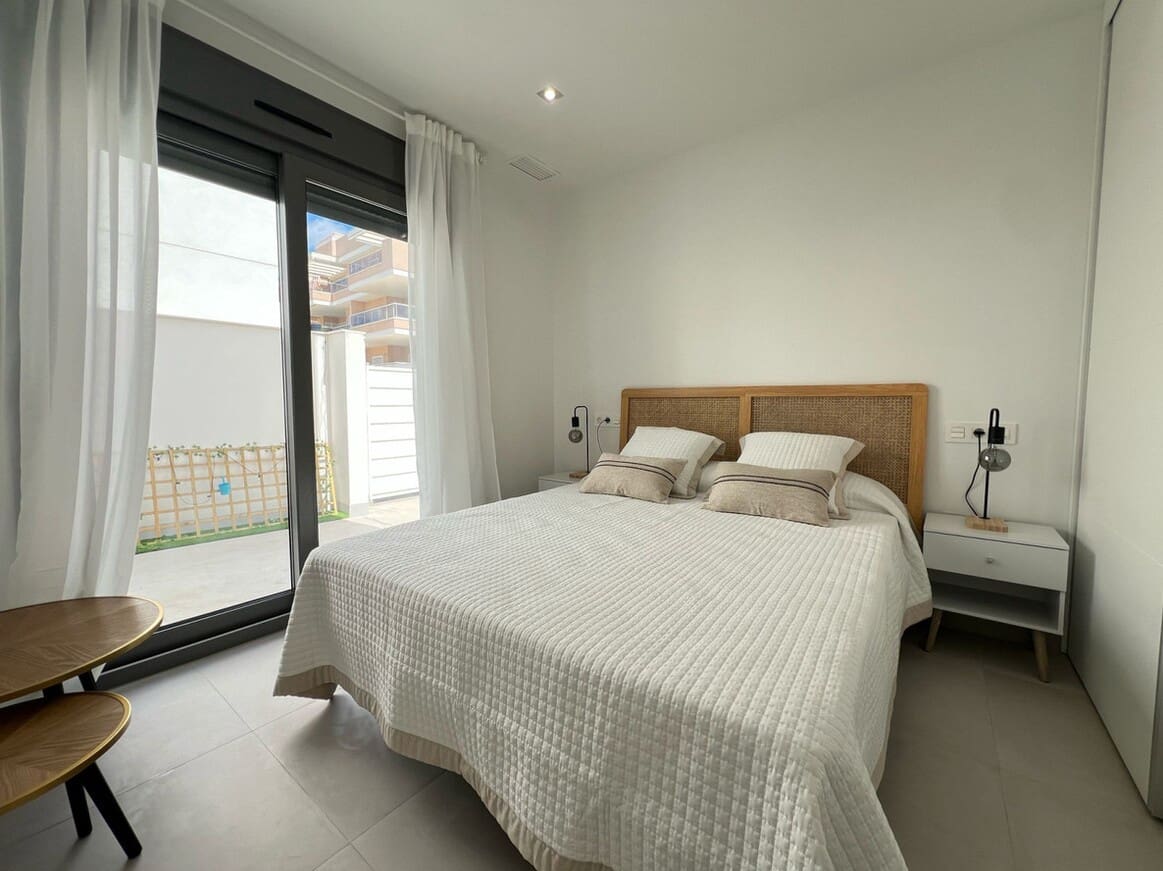 3 bedroom Villa for sale in La Zenia with garage - € 549,900 (Ref: 10144541)