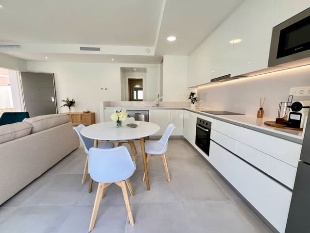 3 makuuhuone Huvila myytävänä paikassa La Zenia, Orihuela mukana 
autotalli - 549 900 € (Ref: 10144541)