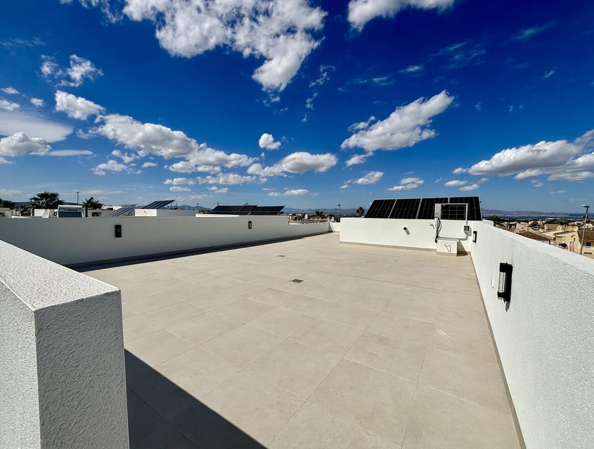 3 bedroom Villa for sale in Benijofar with pool garage - € 589,000 (Ref: 10144559)