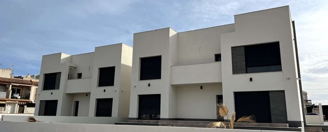 Chalet de 5 habitaciones en Parque Acuático - Sector 25, Torrevieja en venta con piscina garaje - 1.350.000 € (Ref: 10144564)