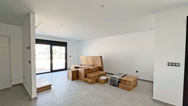 Chalet de 5 habitaciones en Parque Acuático - Sector 25, Torrevieja en venta con piscina garaje - 1.350.000 € (Ref: 10144564)