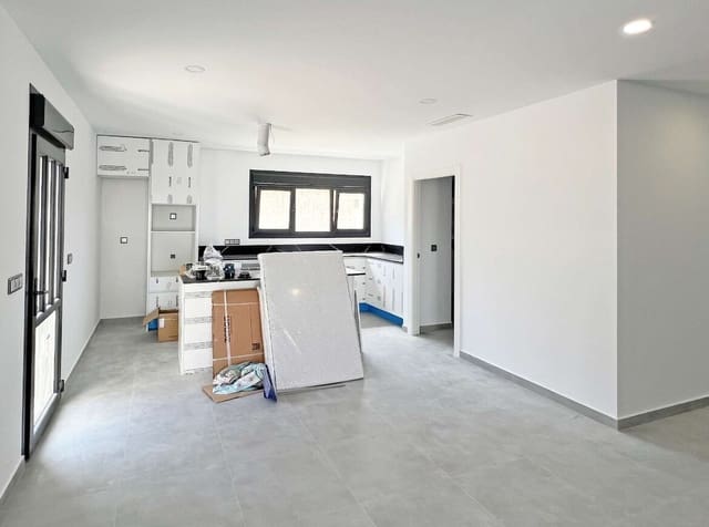Chalet de 5 habitaciones en Parque Acuático - Sector 25, Torrevieja en venta con piscina garaje - 1.350.000 € (Ref: 10144564)