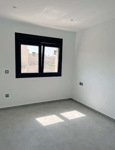 Chalet de 5 habitaciones en Parque Acuático - Sector 25, Torrevieja en venta con piscina garaje - 1.350.000 € (Ref: 10144564)