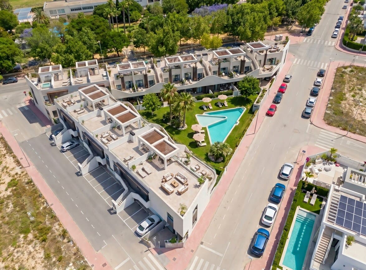 3 bedroom Villa for sale in San Fulgencio with pool garage - € 319,900 (Ref: 10144568)