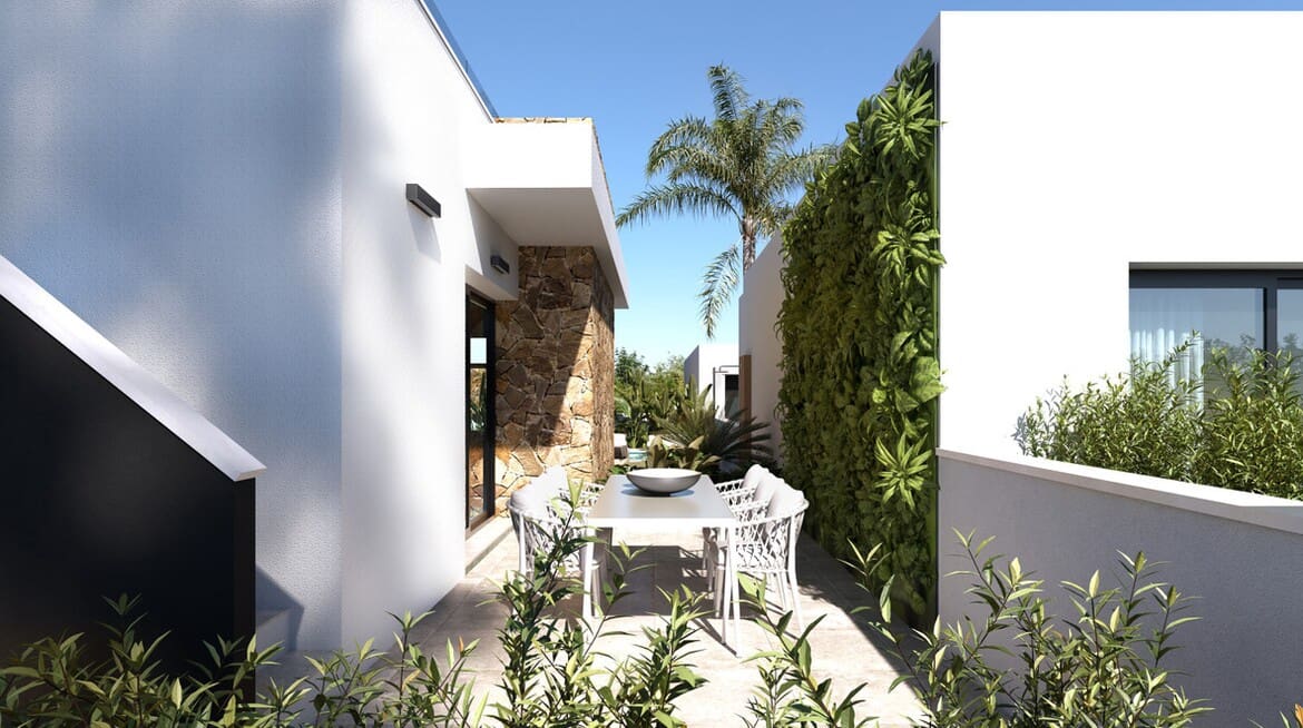 3 bedroom Villa for sale in Rojales with pool garage - € 579,000 (Ref: 10144575)