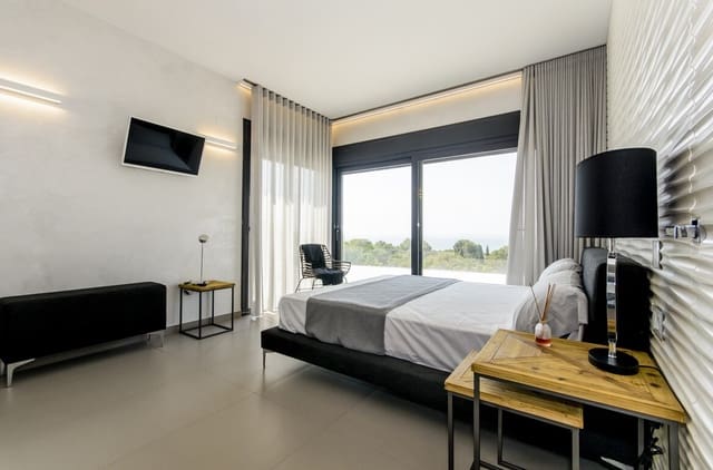 3 quarto Moradia para venda em Dehesa de Campoamor, Orihuela com piscina garagem - 1 395 000 € (Ref: 10144592)