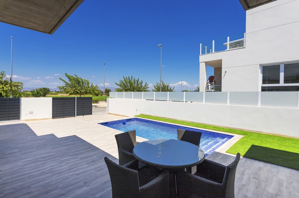 3 bedroom Townhouse for sale in Daya Nueva with pool garage - € 380,000 (Ref: 10144606)