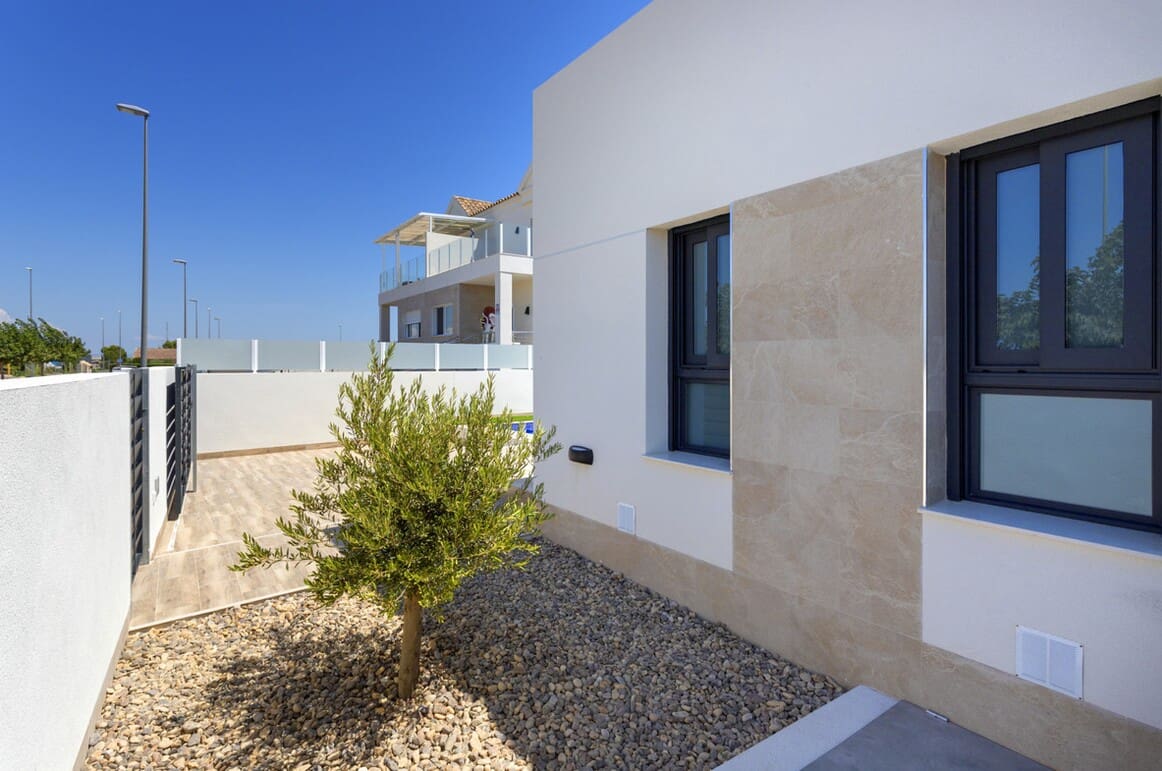 3 bedroom Townhouse for sale in Daya Nueva with pool garage - € 380,000 (Ref: 10144606)