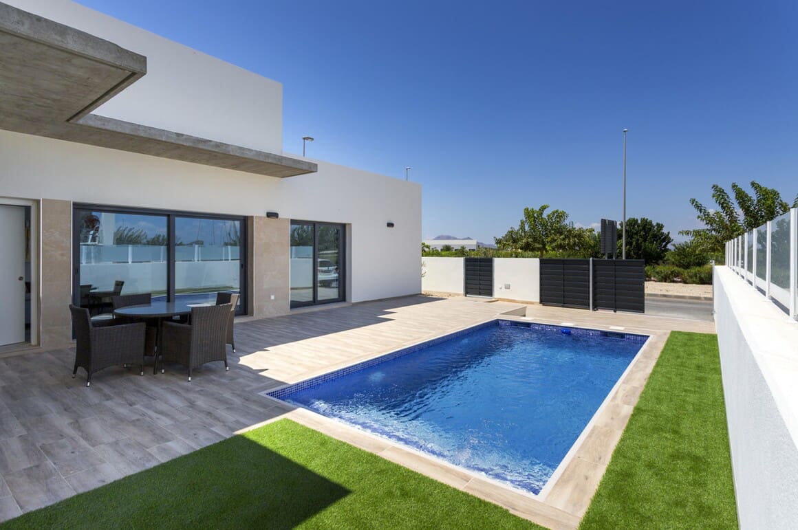 3 bedroom Townhouse for sale in Daya Nueva with pool garage - € 380,000 (Ref: 10144606)