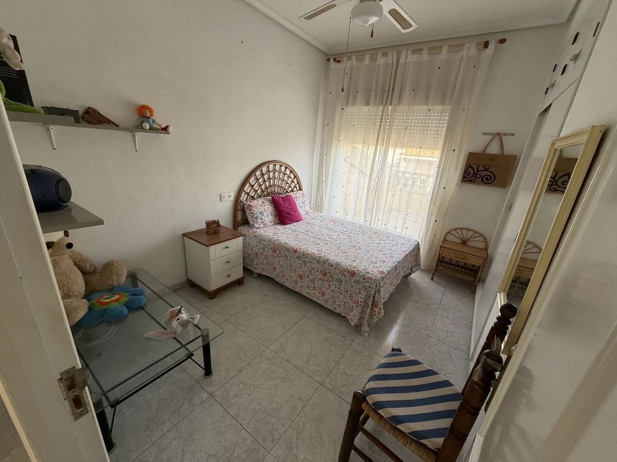 6 soverom Villa til salgs i Torrevieja med svømmebasseng garasje - € 695 000 (Ref: 10144610)