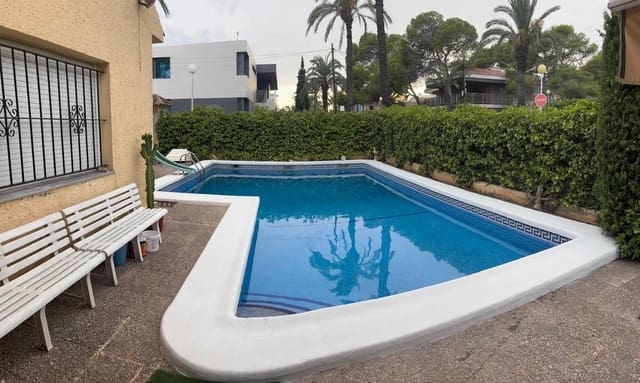 6 makuuhuone Huvila myytävänä paikassa Puerto Deportivo, Torrevieja mukana uima-altaan 
autotalli - 695 000 € (Ref: 10144610)