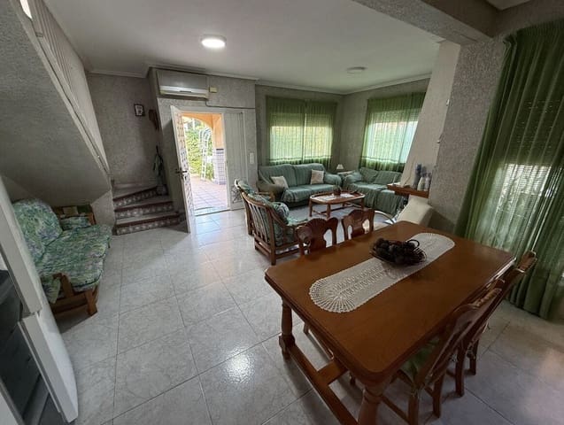 6 makuuhuone Huvila myytävänä paikassa Puerto Deportivo, Torrevieja mukana uima-altaan 
autotalli - 695 000 € (Ref: 10144610)