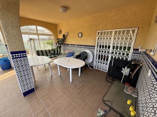 6 makuuhuone Huvila myytävänä paikassa Puerto Deportivo, Torrevieja mukana uima-altaan 
autotalli - 695 000 € (Ref: 10144610)