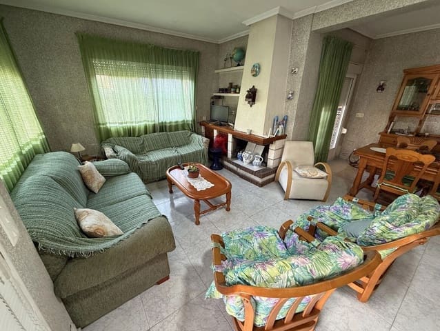 6 makuuhuone Huvila myytävänä paikassa Puerto Deportivo, Torrevieja mukana uima-altaan 
autotalli - 695 000 € (Ref: 10144610)