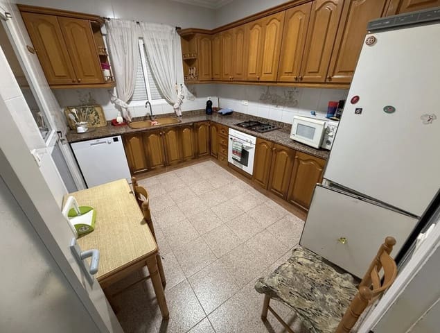 6 makuuhuone Huvila myytävänä paikassa Puerto Deportivo, Torrevieja mukana uima-altaan 
autotalli - 695 000 € (Ref: 10144610)