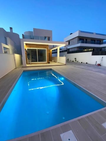 3 chambre Villa/Maison à vendre à Aguas Nuevas, Torrevieja avec piscine - 650 000 € (Ref: 10144619)