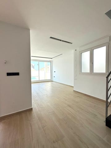 3 soveværelse Villa til salg i Aguas Nuevas, Torrevieja med swimmingpool - € 650.000 (Ref: 10144619)