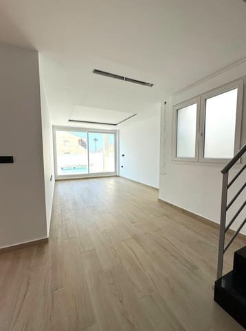 3 soveværelse Villa til salg i Aguas Nuevas, Torrevieja med swimmingpool - € 650.000 (Ref: 10144619)
