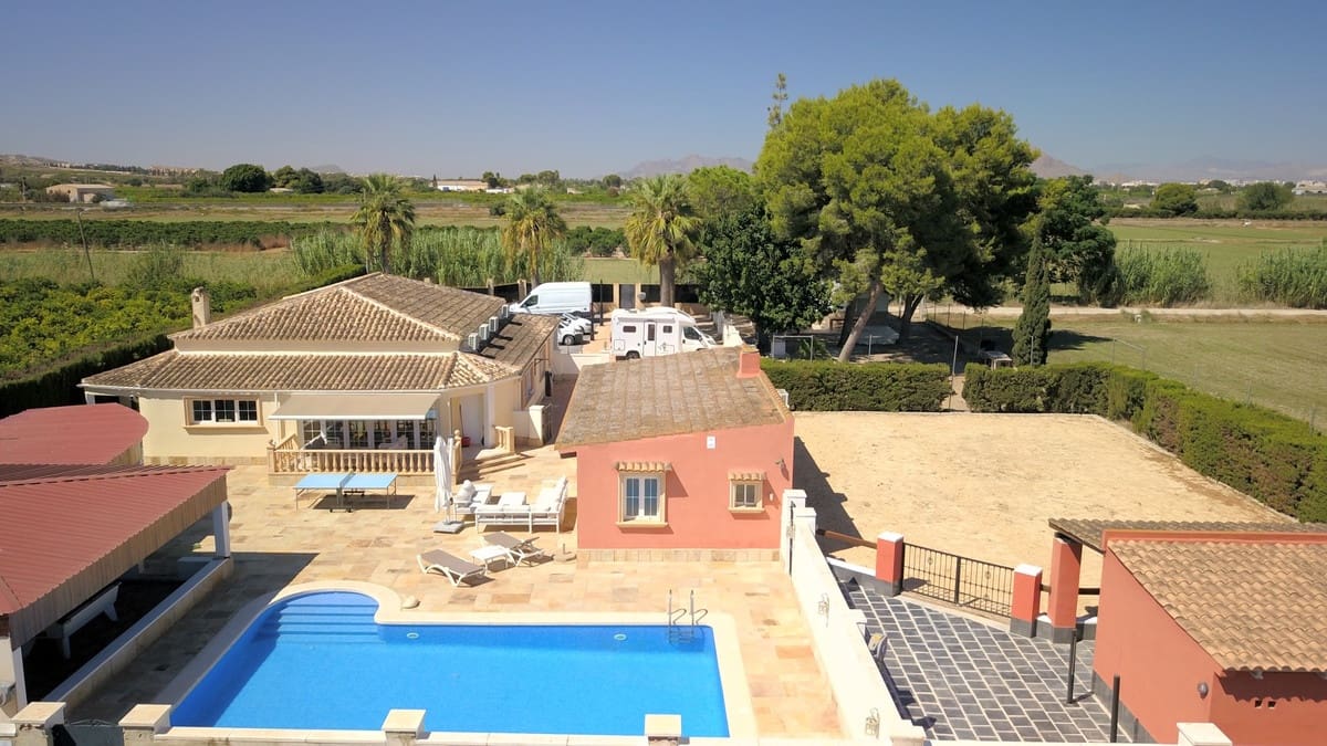6 chambre Villa/Maison à vendre à Almoradi avec piscine garage - 595 000 € (Ref: 10144624)