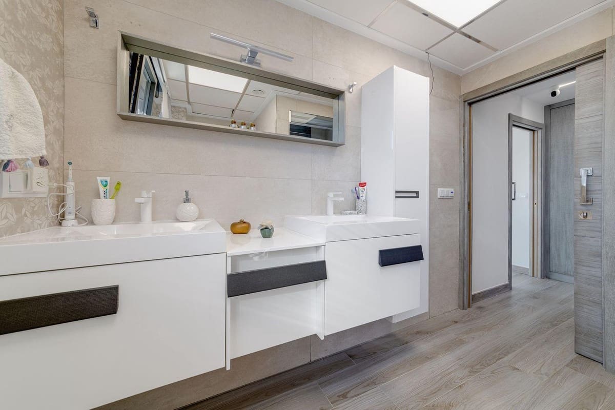 3 soveværelse Villa til salg i Orihuela med swimmingpool garage - € 1.275.000 (Ref: 10144637)