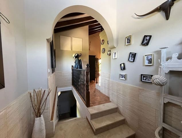 6 sypialnia Willa na sprzedaż w Torrellano, Elche / Elx z basenem garażem - 590 000 € (Ref: 10144644)