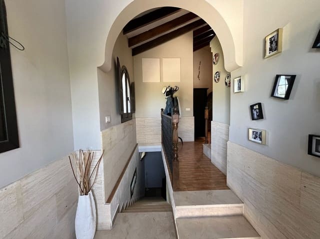 6 sypialnia Willa na sprzedaż w Torrellano, Elche / Elx z basenem garażem - 590 000 € (Ref: 10144644)
