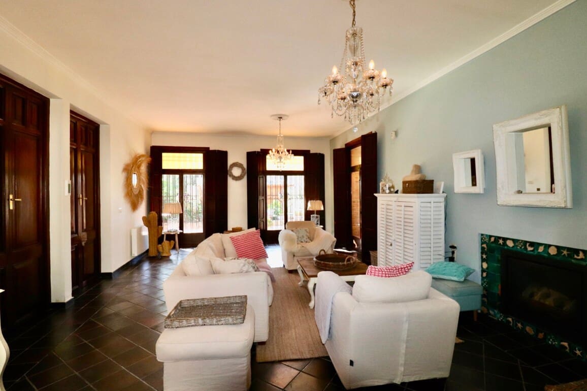 6 soveværelse Villa til salg i Almoradi med swimmingpool garage - € 599.000 (Ref: 10144647)