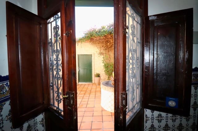 6 slaapkamer Villa te koop in Almoradí met zwembad garage - € 599.000 (Ref: 10144647)