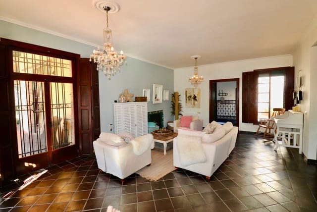 6 slaapkamer Villa te koop in Almoradí met zwembad garage - € 599.000 (Ref: 10144647)