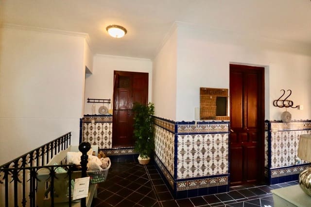 6 slaapkamer Villa te koop in Almoradí met zwembad garage - € 599.000 (Ref: 10144647)