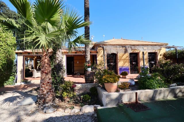 6 slaapkamer Villa te koop in Almoradí met zwembad garage - € 599.000 (Ref: 10144647)