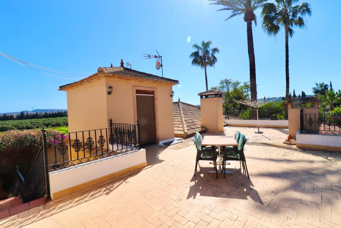 6 soveværelse Villa til salg i Almoradi med swimmingpool garage - € 599.000 (Ref: 10144647)