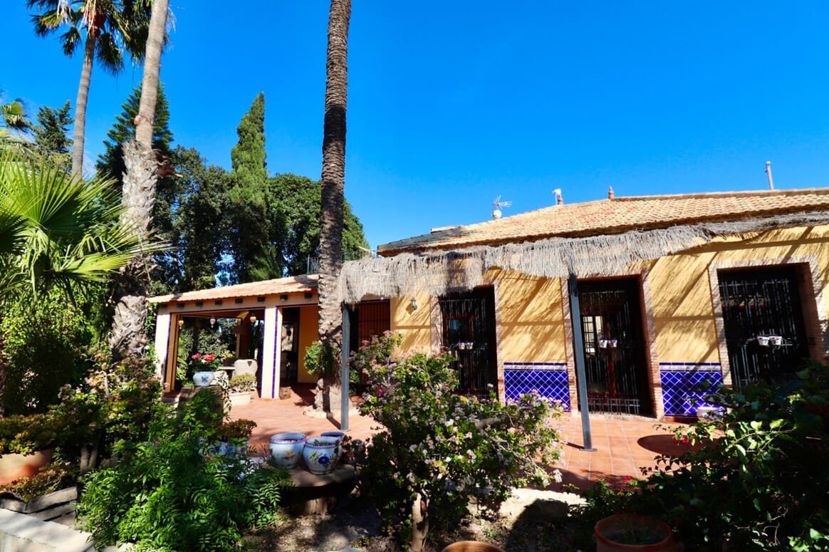 6 soveværelse Villa til salg i Almoradi med swimmingpool garage - € 599.000 (Ref: 10144647)