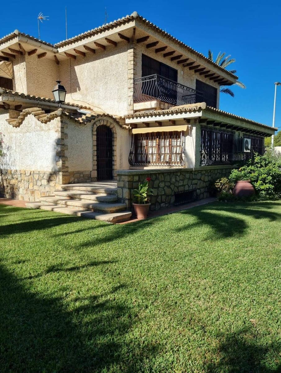 6 soveværelse Villa til salg i Alicante by med swimmingpool garage - € 1.350.000 (Ref: 10144648)