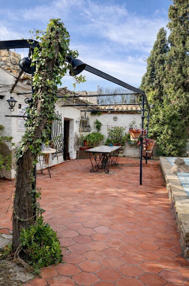 6 soveværelse Villa til salg i Alicante by med swimmingpool garage - € 1.350.000 (Ref: 10144648)