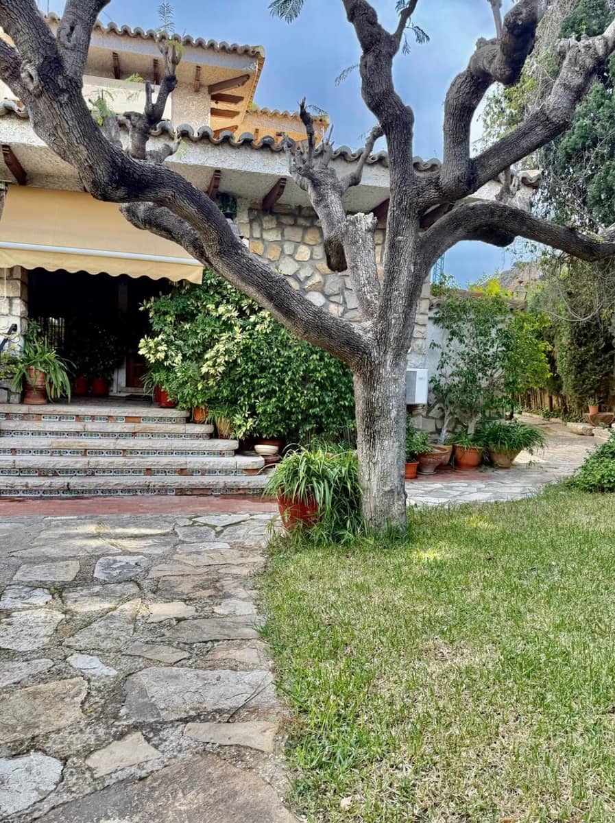 6 soveværelse Villa til salg i Alicante by med swimmingpool garage - € 1.350.000 (Ref: 10144648)