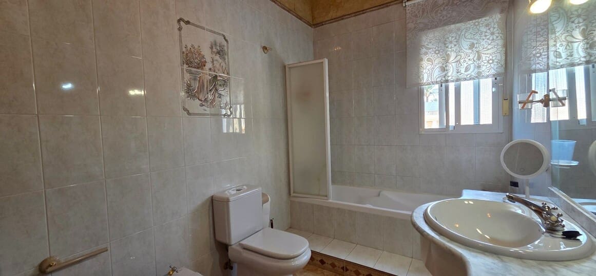Casa de 5 habitaciones en San Isidro en venta con piscina garaje - 325.000 € (Ref: 10144649)