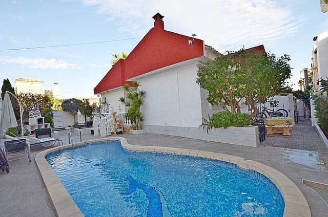 3 soveværelse Villa til salg i Playa del Cura, Torrevieja med swimmingpool garage - € 850.000 (Ref: 10144650)