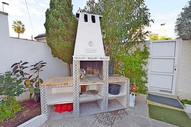 3 soveværelse Villa til salg i Playa del Cura, Torrevieja med swimmingpool garage - € 850.000 (Ref: 10144650)