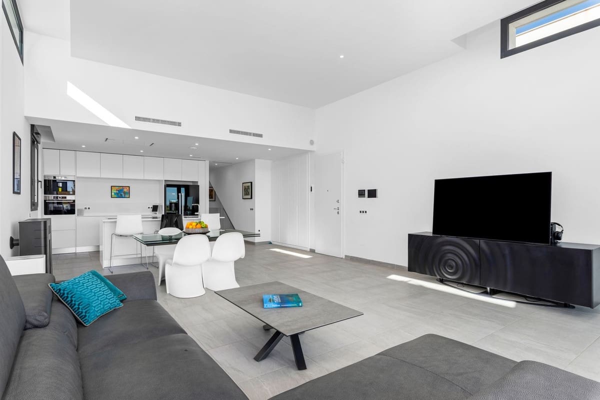 4 soveværelse Villa til salg i San Miguel de Salinas med swimmingpool garage - € 675.000 (Ref: 10144656)