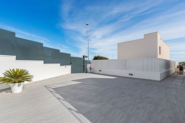 4 soveværelse Villa til salg i San Miguel de Salinas med swimmingpool garage - € 675.000 (Ref: 10144656)