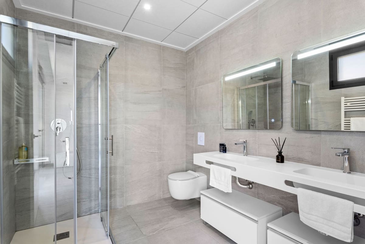 4 soveværelse Villa til salg i San Miguel de Salinas med swimmingpool garage - € 675.000 (Ref: 10144656)