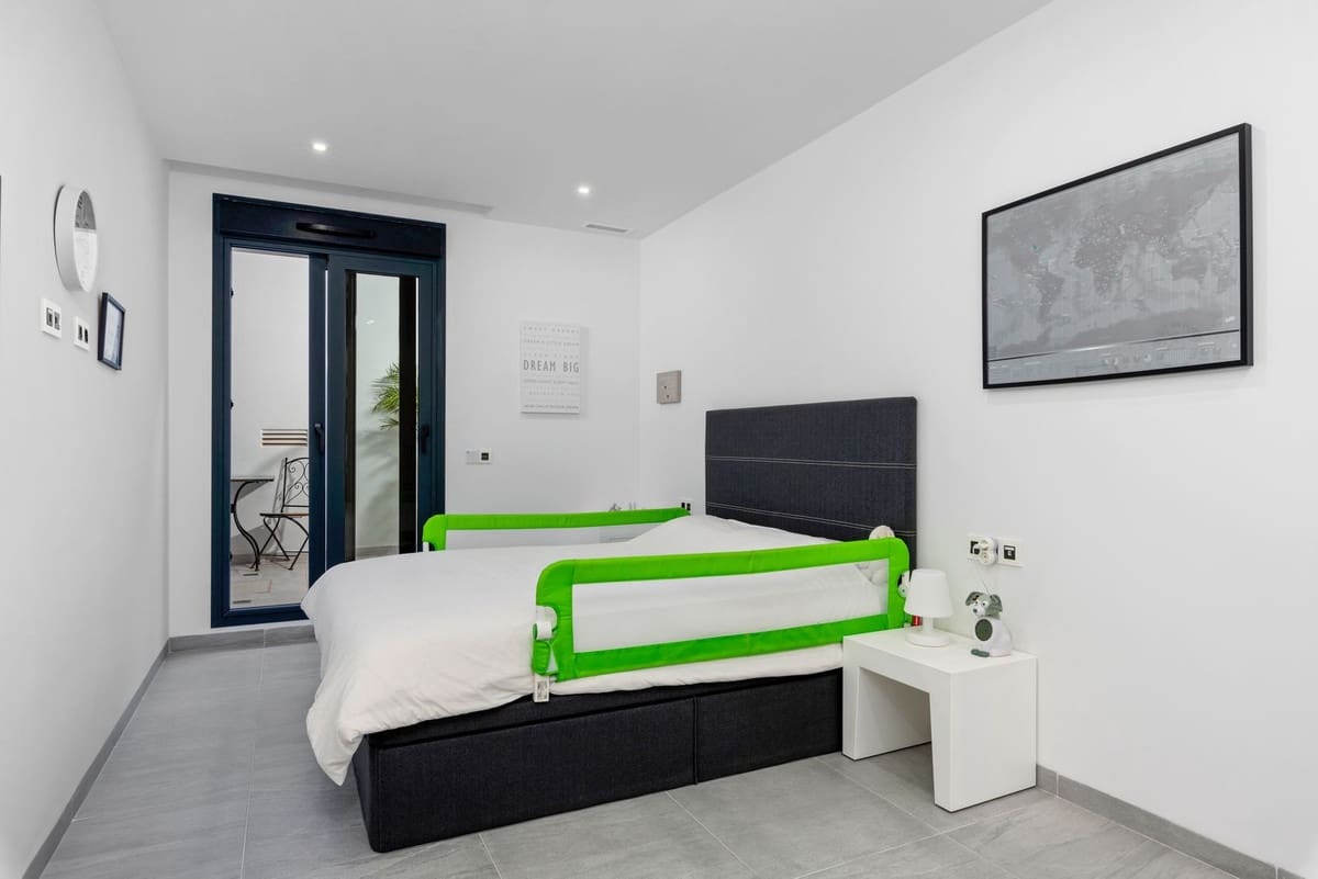 4 soveværelse Villa til salg i San Miguel de Salinas med swimmingpool garage - € 675.000 (Ref: 10144656)