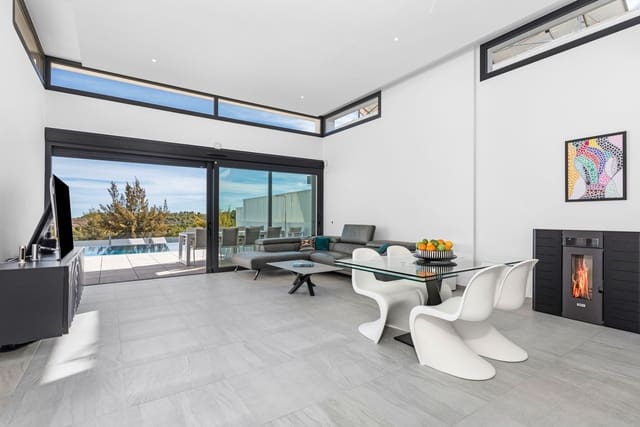 4 soveværelse Villa til salg i San Miguel de Salinas med swimmingpool garage - € 675.000 (Ref: 10144656)