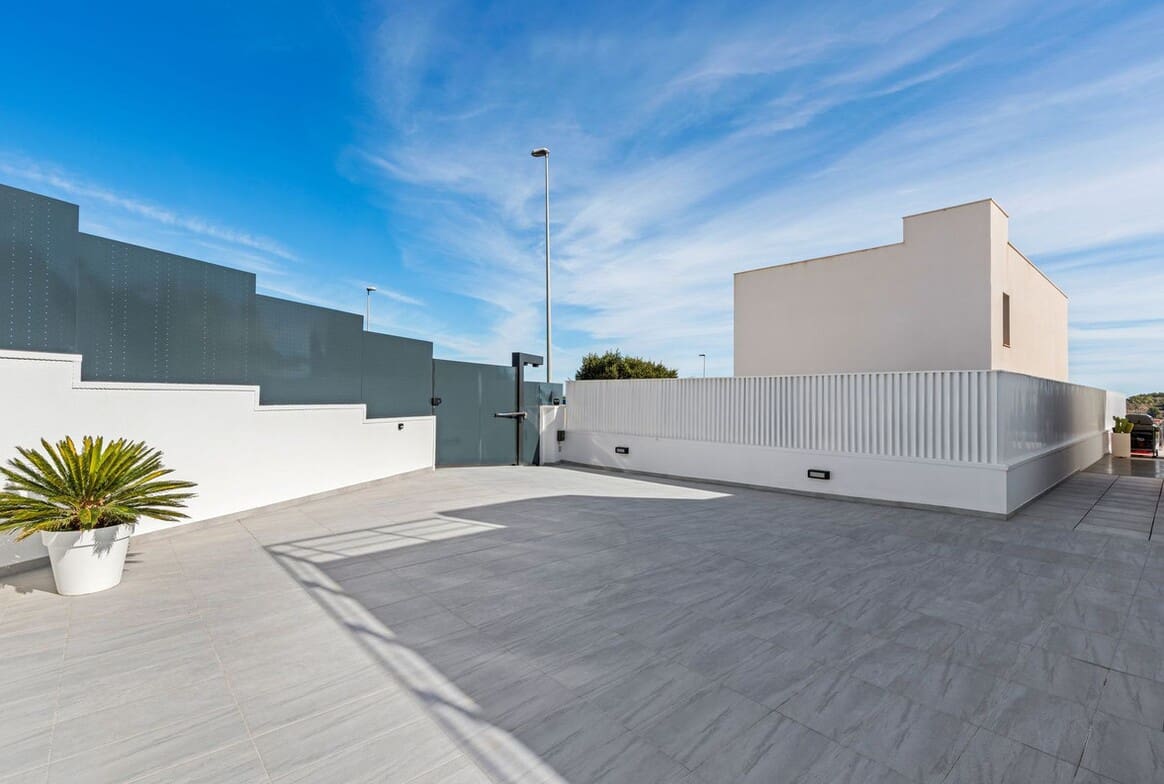 4 bedroom Villa for sale in San Miguel de Salinas with pool garage - € 675,000 (Ref: 10144656)