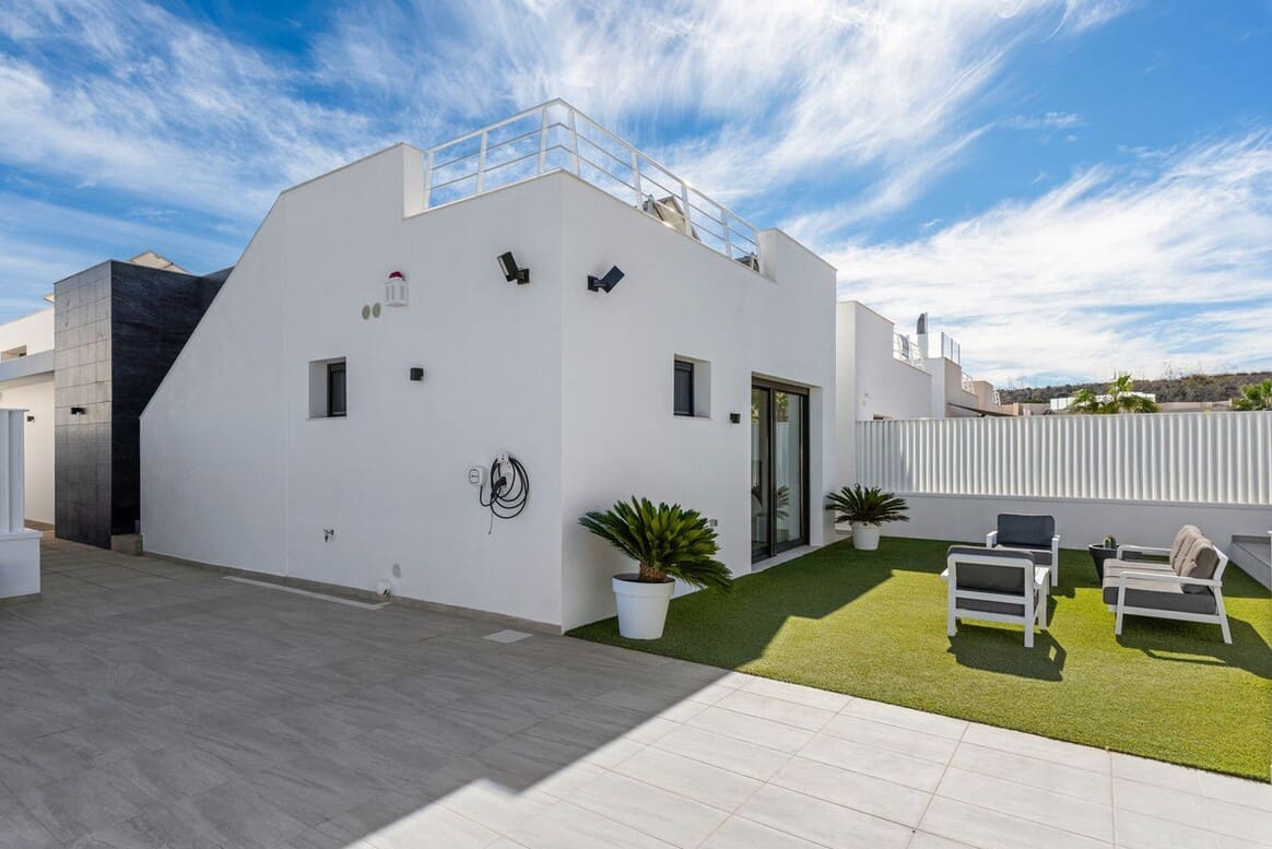 4 bedroom Villa for sale in San Miguel de Salinas with pool garage - € 675,000 (Ref: 10144656)
