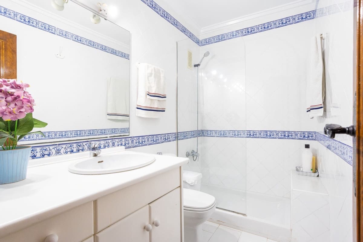 4 sovrum Villa till salu i Torrevieja med pool garage - 890 000 € (Ref: 10144657)
