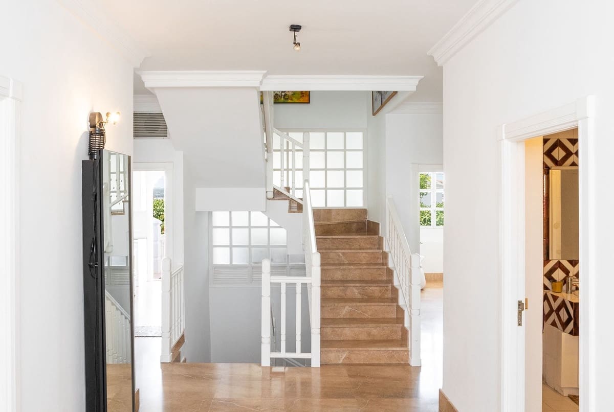 4 sovrum Villa till salu i Torrevieja med pool garage - 890 000 € (Ref: 10144657)