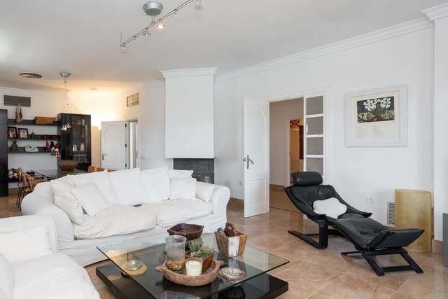 4 soveværelse Villa til salg i Puerto Deportivo, Torrevieja med swimmingpool garage - € 890.000 (Ref: 10144657)